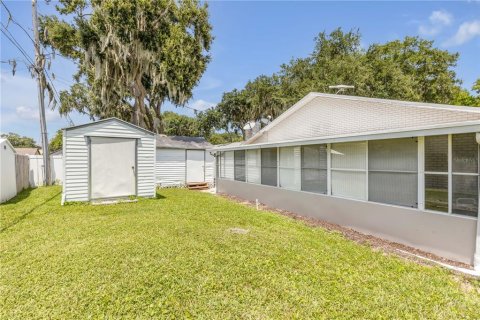 House in Edgewater, Florida 3 bedrooms, 159.98 sq.m. № 2316583 - photo 19