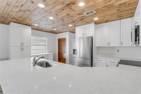 House in Edgewater, Florida 3 bedrooms, 159.98 sq.m. № 2316583 - photo 16