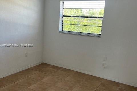 Condo in Miami, Florida, 2 bedrooms  № 1927227 - photo 8
