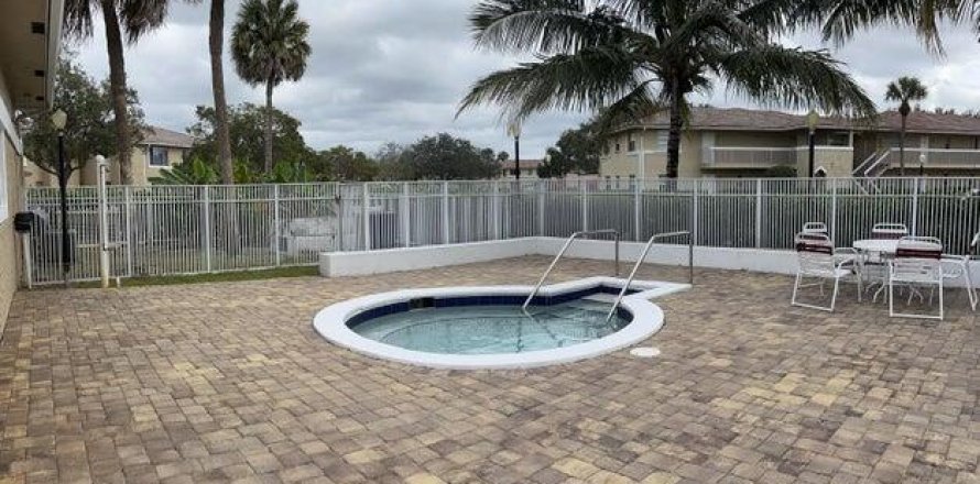 Condo à Coral Springs, Floride, 2 chambres № 1102146