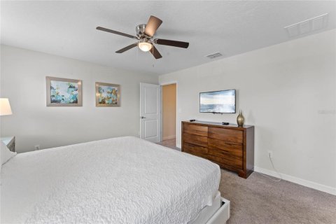 Townhouse in STOREY LAKE in Kissimmee, Florida 4 bedrooms, 177.81 sq.m. № 1821193 - photo 9