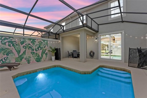 Townhouse in STOREY LAKE in Kissimmee, Florida 4 bedrooms, 177.81 sq.m. № 1821193 - photo 29
