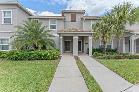 Townhouse in STOREY LAKE in Kissimmee, Florida 4 bedrooms, 177.81 sq.m. № 1821193 - photo 1