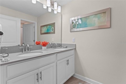 Townhouse in STOREY LAKE in Kissimmee, Florida 4 bedrooms, 177.81 sq.m. № 1821193 - photo 7