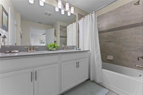 Townhouse in STOREY LAKE in Kissimmee, Florida 4 bedrooms, 177.81 sq.m. № 1821193 - photo 24