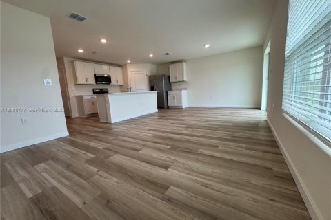 Villa ou maison à louer à Ocala, Floride: 4 chambres № 2385295 - photo 3