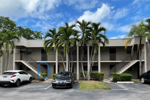 Condo in Davie, Florida, 1 bedroom  № 1954221 - photo 1