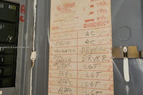 Condo in Davie, Florida, 1 bedroom  № 1954221 - photo 25