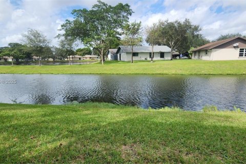 Condo in Davie, Florida, 1 bedroom  № 1954221 - photo 22