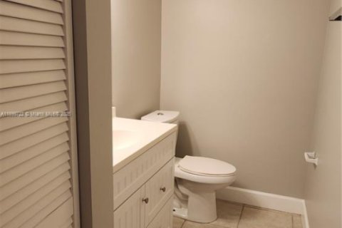 Condo in Davie, Florida, 1 bedroom  № 1954221 - photo 17