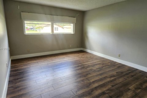 Condo in Davie, Florida, 1 bedroom  № 1954221 - photo 12