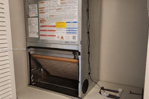 Condo in Davie, Florida, 1 bedroom  № 1954221 - photo 24