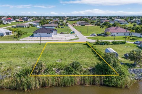 Terreno en venta en Cape Coral, Florida № 1812589 - foto 4