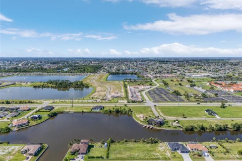 Terreno en venta en Cape Coral, Florida № 1812589 - foto 25