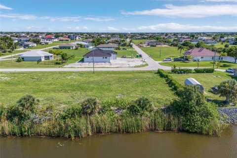 Terreno en venta en Cape Coral, Florida № 1812589 - foto 16