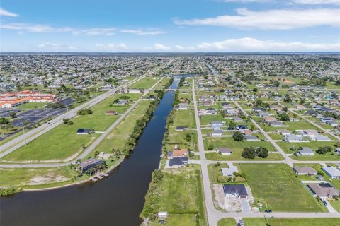 Terreno en venta en Cape Coral, Florida № 1812589 - foto 26