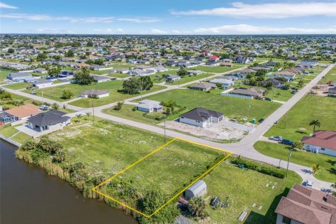 Terreno en venta en Cape Coral, Florida № 1812589 - foto 8