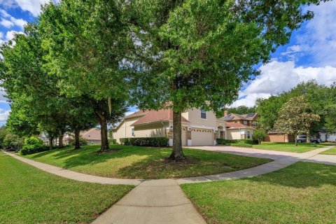Villa ou maison à vendre à Apopka, Floride: 5 chambres, 277.22 m2 № 2413924 - photo 2