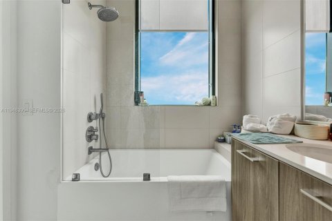 Купить кондоминиум в Майами, Флорида 1 комната, 77.39м2, № 2089023 - фото 21