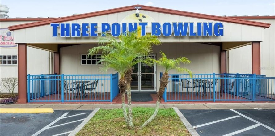 Immobilier commercial à Orlando, Floride 1741.92 m2 № 1722507
