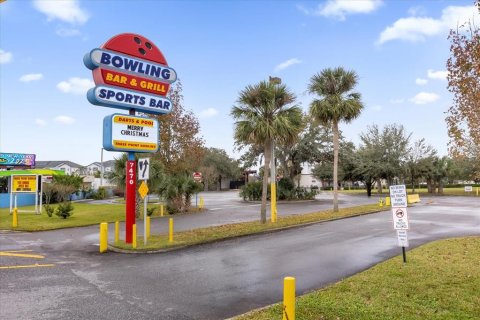 Immobilier commercial à vendre à Orlando, Floride: 1741.92 m2 № 1722507 - photo 2