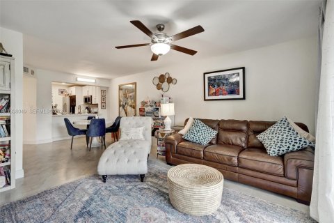 Condominio en venta en Plantation, Florida, 2 dormitorios, 87.33 m2 № 1995809 - foto 22