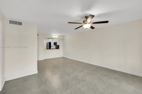 Condominio en venta en Plantation, Florida, 2 dormitorios, 87.33 m2 № 1995809 - foto 18