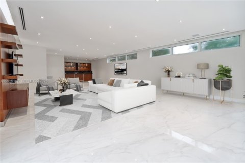 Casa en venta en Pinecrest, Florida, 8 dormitorios, 942.96 m2 № 1984220 - foto 18