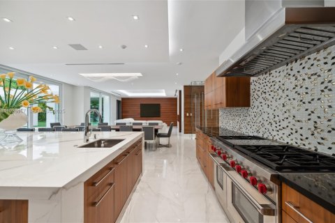 Casa en venta en Pinecrest, Florida, 8 dormitorios, 942.96 m2 № 1984220 - foto 12