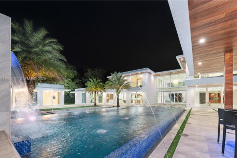 Casa en venta en Pinecrest, Florida, 8 dormitorios, 942.96 m2 № 1984220 - foto 4