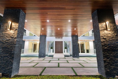 Casa en venta en Pinecrest, Florida, 8 dormitorios, 942.96 m2 № 1984220 - foto 3