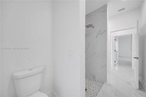 Casa en venta en Lehigh Acres, Florida, 3 dormitorios № 1982812 - foto 17