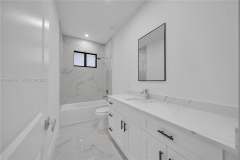 Casa en venta en Lehigh Acres, Florida, 3 dormitorios № 1982812 - foto 15