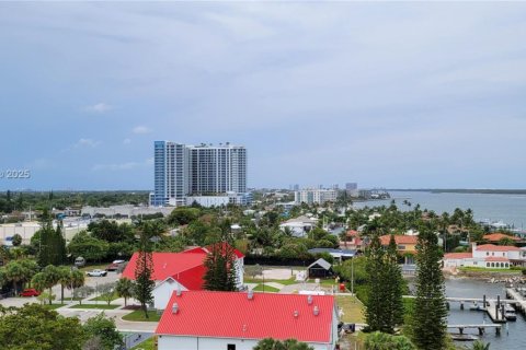 Copropriété à louer à Riviera Beach, Floride: 2 chambres, 133.78 m2 № 1920784 - photo 1