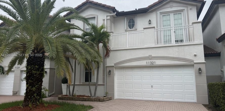 Villa ou maison à Doral, Floride 5 chambres, 221.01 m2 № 2328275