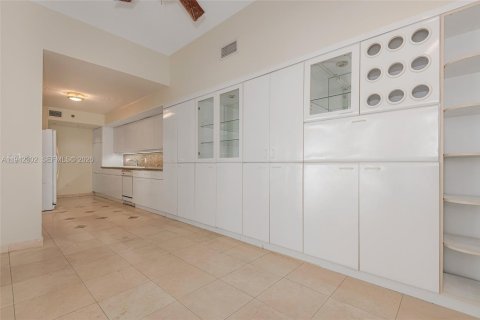 Copropriété à vendre à Sunny Isles Beach, Floride: 3 chambres, 275.92 m2 № 1999202 - photo 11