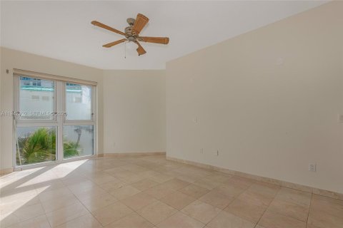 Copropriété à vendre à Sunny Isles Beach, Floride: 3 chambres, 275.92 m2 № 1999202 - photo 18