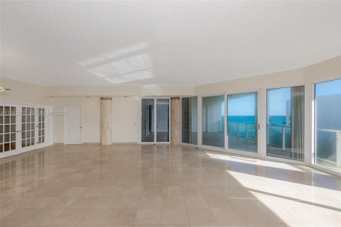 Copropriété à vendre à Sunny Isles Beach, Floride: 3 chambres, 275.92 m2 № 1999202 - photo 7