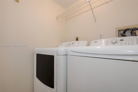 Copropriété à vendre à Sunny Isles Beach, Floride: 3 chambres, 275.92 m2 № 1999202 - photo 20