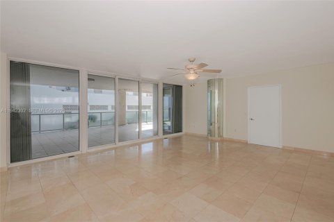 Copropriété à vendre à Sunny Isles Beach, Floride: 3 chambres, 275.92 m2 № 1999202 - photo 13