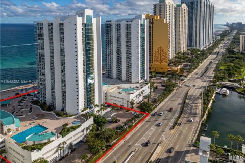 Copropriété à vendre à Sunny Isles Beach, Floride: 3 chambres, 275.92 m2 № 1999202 - photo 3