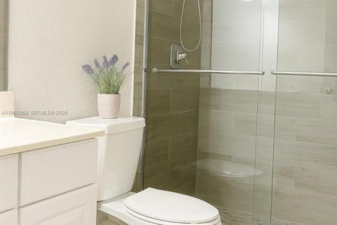 Condo in Coral Springs, Florida, 1 bedroom  № 2026378 - photo 8