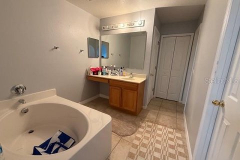 Casa en alquiler en Kissimmee, Florida, 4 dormitorios, 264.4 m2 № 1899903 - foto 16