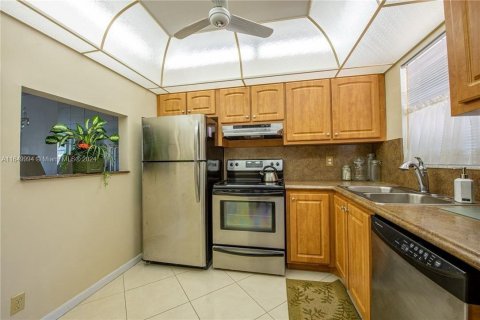 Condominio en venta en Margate, Florida, 1 dormitorio, 66.89 m2 № 2077199 - foto 2