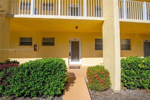 Condominio en Margate, Florida, 1 dormitorio  № 2077199