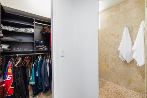 House in Tavernier, Florida 4 bedrooms, 291.71 sq.m. № 1987757 - photo 26