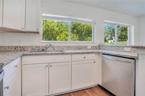 House in Riverview, Florida 4 bedrooms, 137.59 sq.m. № 2208653 - photo 4