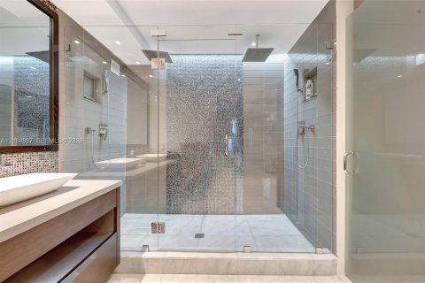 Copropriété à louer à Miami Beach, Floride: 2 chambres, 114.27 m2 № 2365217 - photo 18