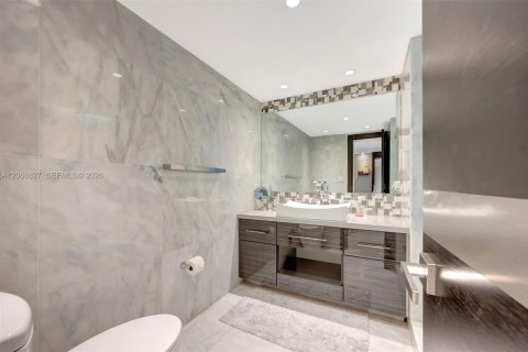 Copropriété à louer à Miami Beach, Floride: 2 chambres, 114.27 m2 № 2365217 - photo 12