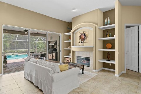House in Tampa, Florida 5 bedrooms, 330.27 sq.m. № 1798540 - photo 6